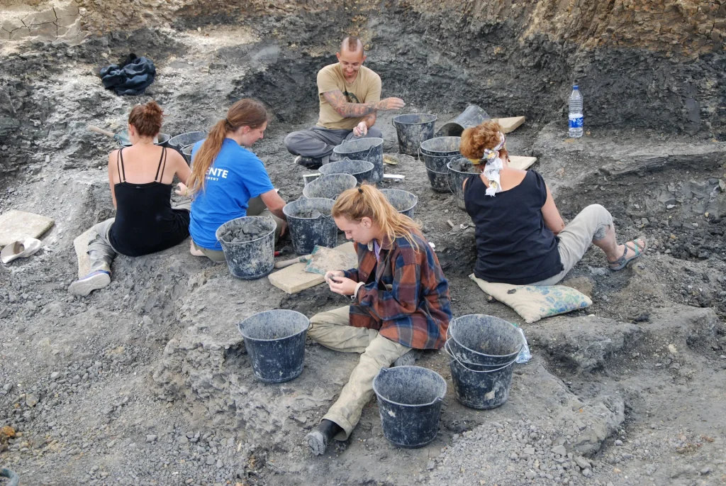 Excavations by students at the Angeac Charente palaeontological site