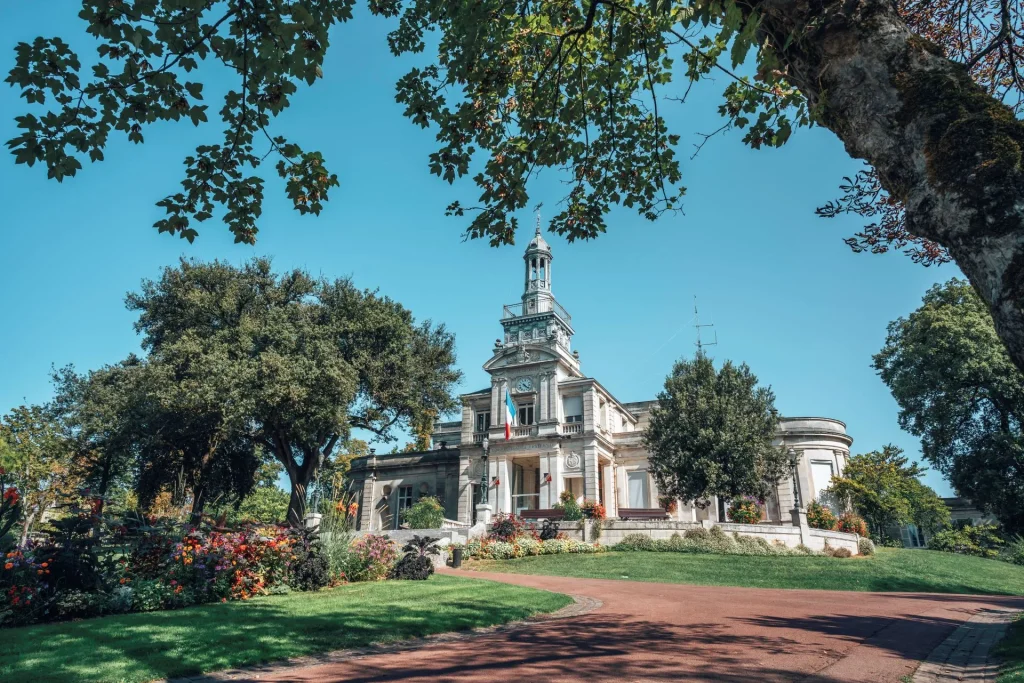 hôtel de ville, mairie, jardin public, cognac, hôtel Otard de la Grange