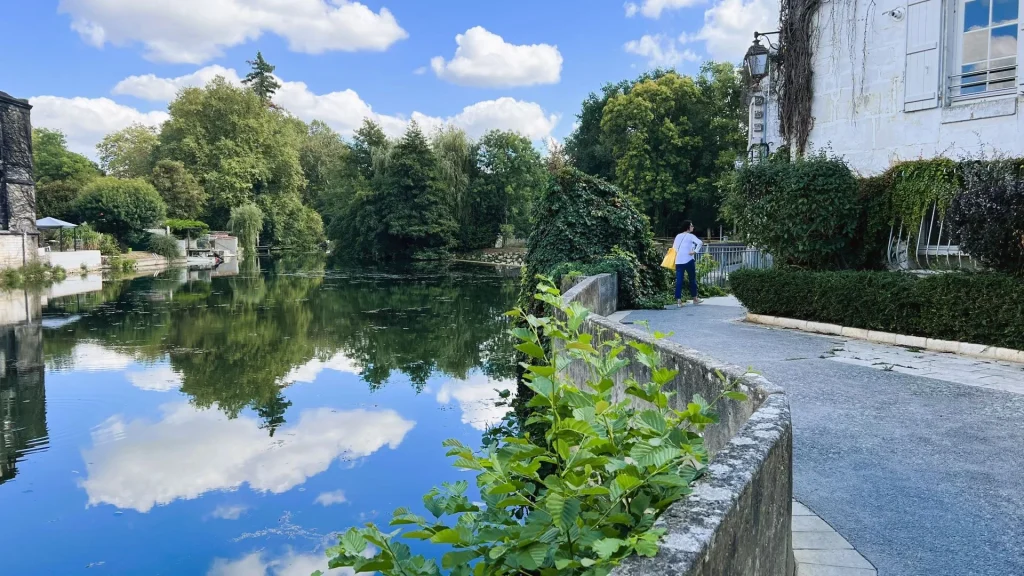 Visit Jarnac, a stopover on the banks of the Charente