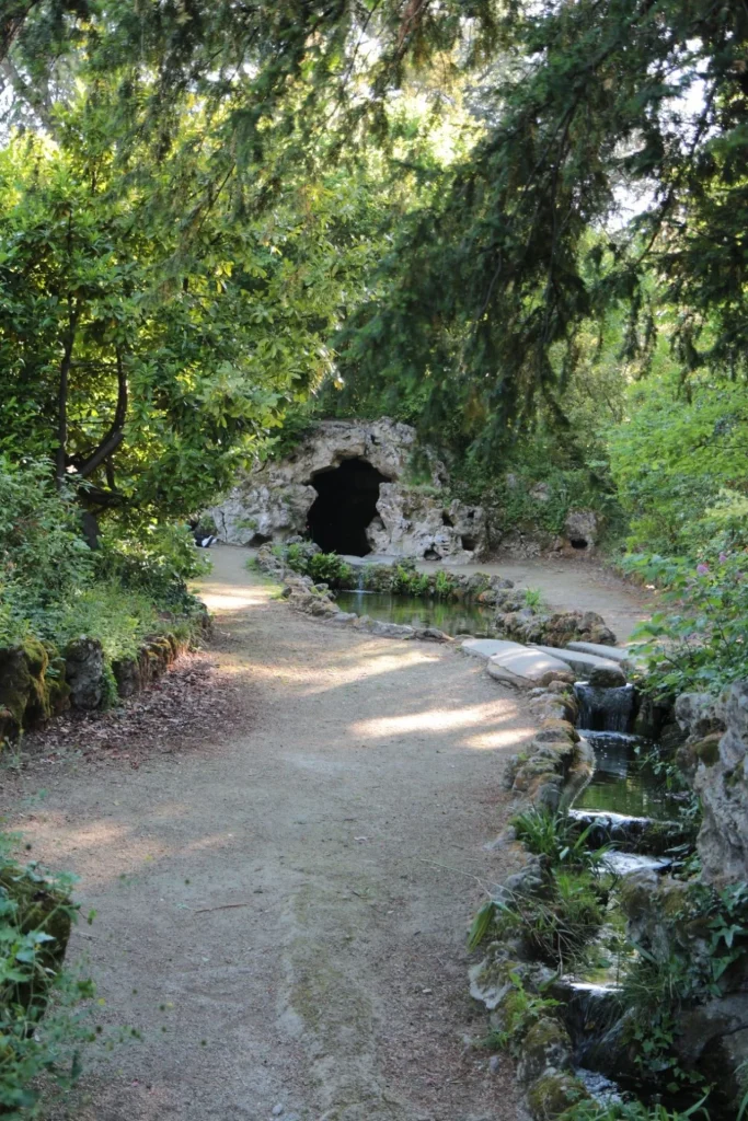 Grotto and waterfall in Cognac's public garden