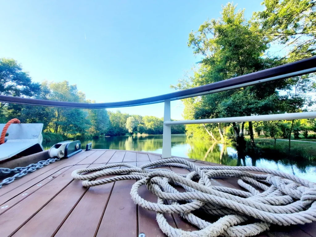 Croisière sur le fleuve Charente à bord du bateau à passagers la Demoiselle au départ de Cognac