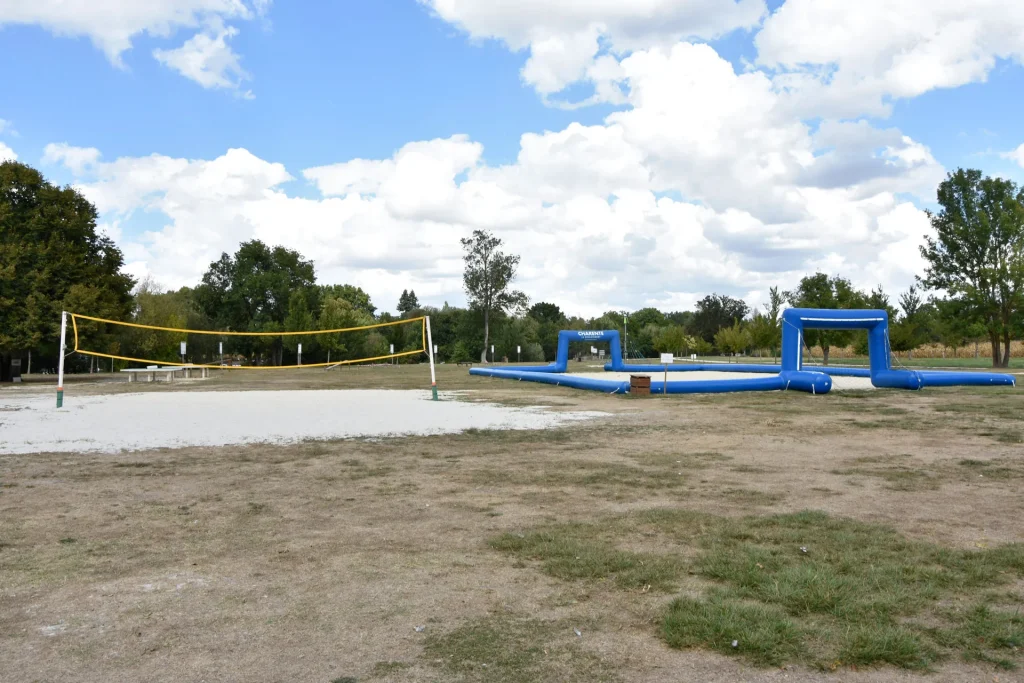 Volleyball and beach pitch at Bain des Dames in Chateauneuf-sur-Charente