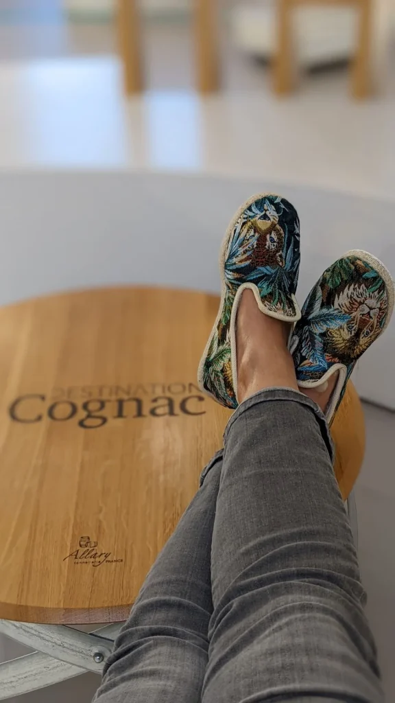 Charentaises en laine Rondinaud modèle femme en vente à l'office de tourisme de Cognac