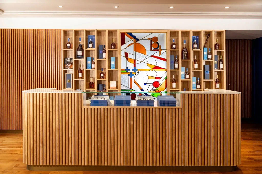 Discover the Delamain cognac collections at the boutique in Jarnac: Pale and Dry XO Collection, Delamain XO Collection, Rare Edition Bicentennial Collection.