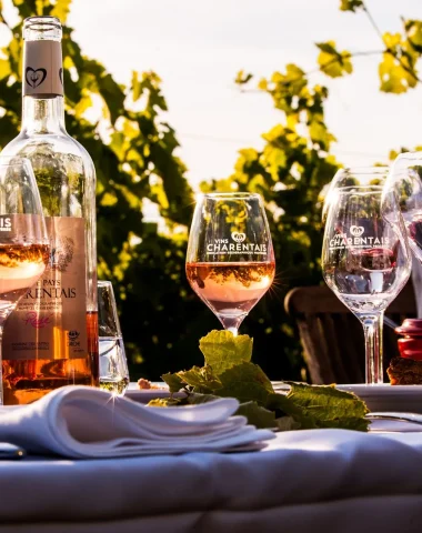 I.G.P. Charentais wines, reds, rosés and whites are the perfect accompaniment to moments with family and friends, and bring back fond memories