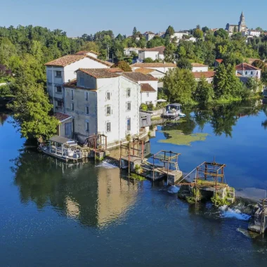 pêcheries, essacs pour la pêche à l'anguille à Saint Simeux sur les bords du fleuve Charente