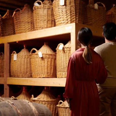 Visite de chai, fûts, barriques, tonneaux, dame-jeanne