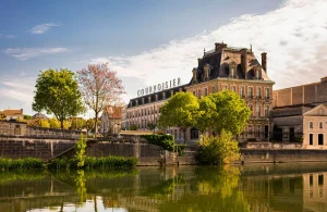 La Charente et la Maison de Cognac Courvoisier à Jarnac