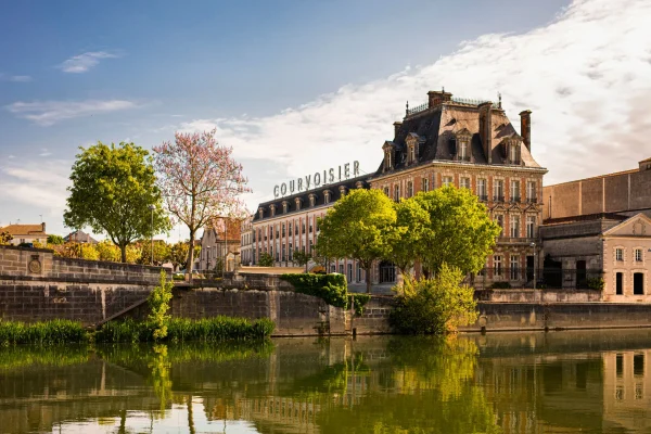 La Charente et la Maison de Cognac Courvoisier à Jarnac